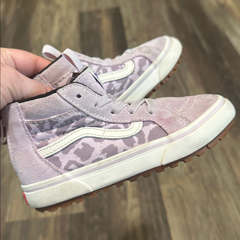 Toddler Sk8-Hi Zip MTE-1 sneakers in the Orchid Ice/Leopard colorway girls 8.5